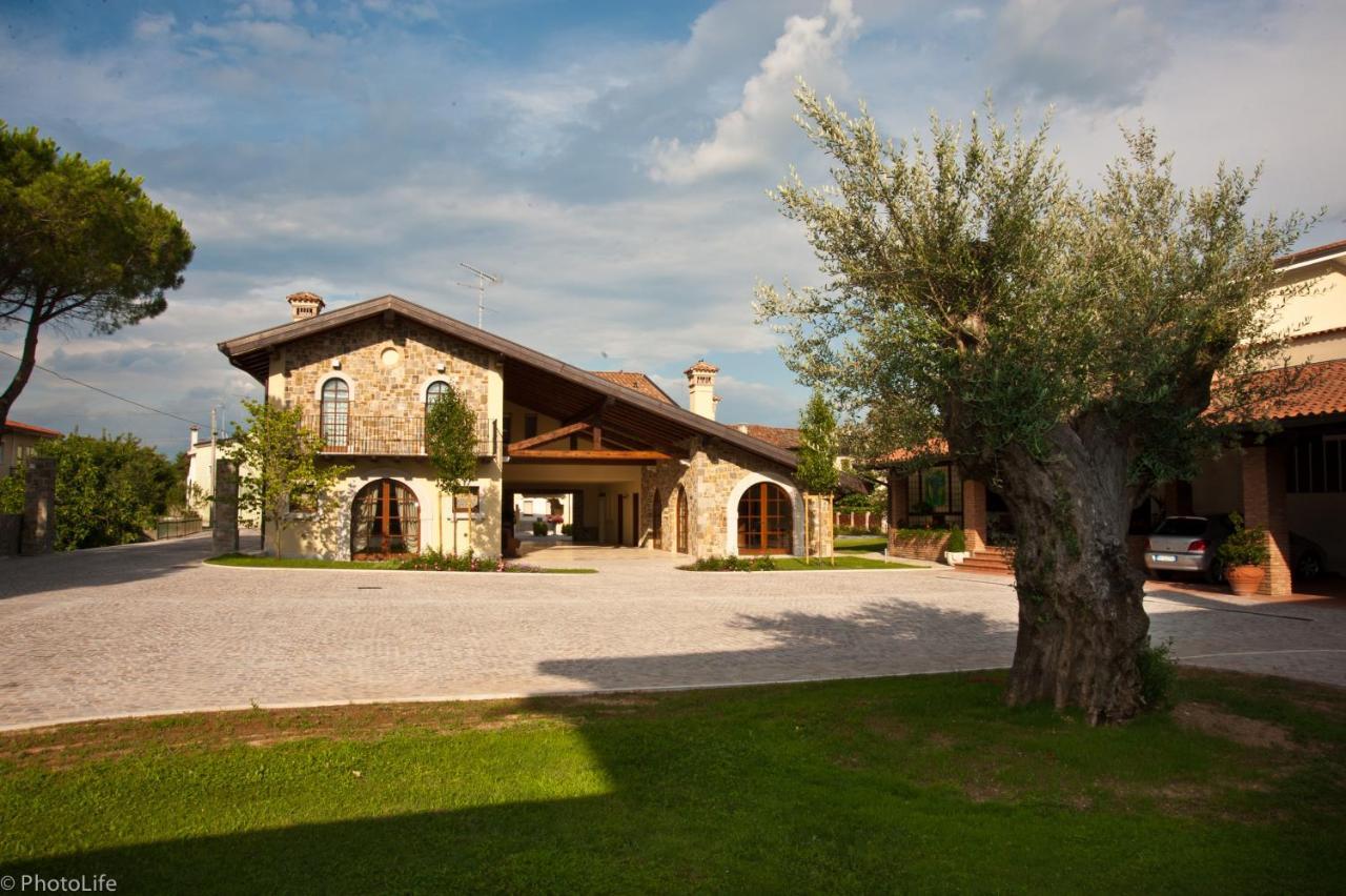 Wine Resort Luisa Mariano del Friuli Eksteriør billede